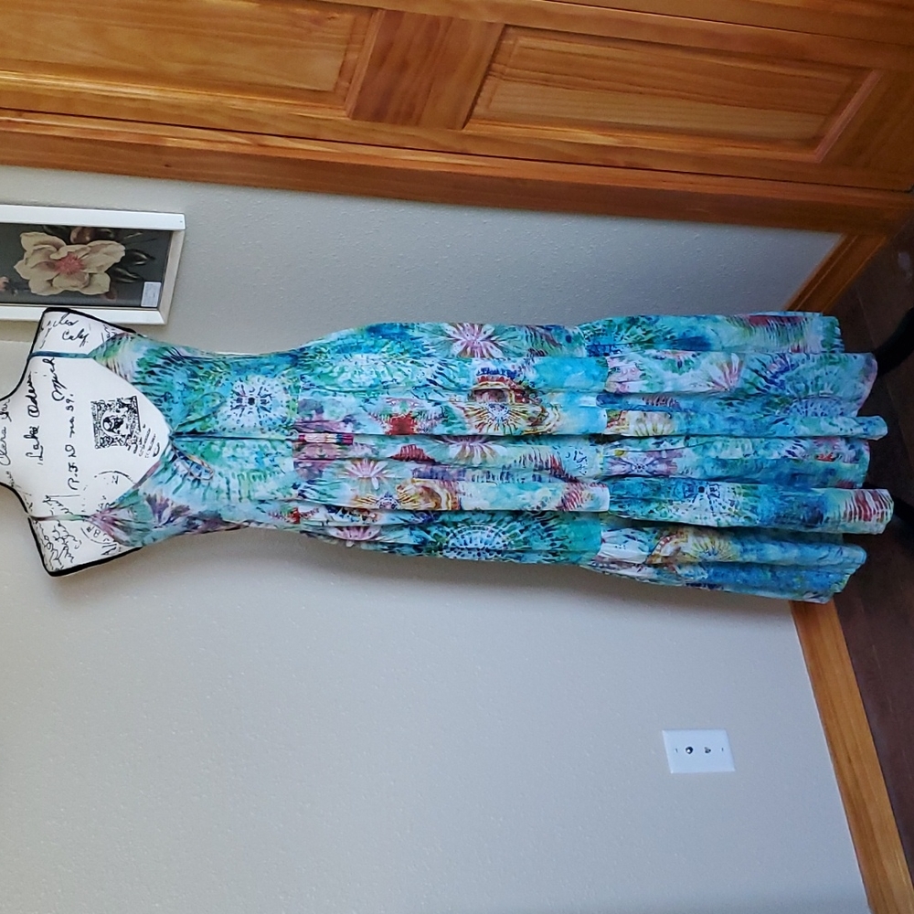 True Destinations Resort Wear Tie Dye Maxi Dress Size SMALL NWOT